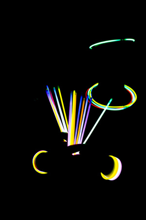 Pałeczki fluorescencyjne, mix kolorów, 20 cm, z łącznikami (1 op. / 100 szt.)