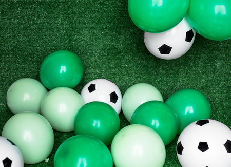 Balony Strong 27cm, Pastel Emerald Green (1 op. / 100 szt.)