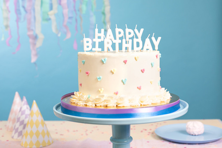 Świeczki urodzinowe Happy Birthday, 2.5 cm, biały (1 op. / 13 szt.)