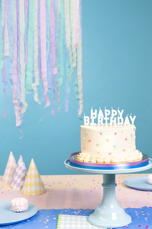 Świeczki urodzinowe Happy Birthday, 2.5 cm, biały (1 op. / 13 szt.)