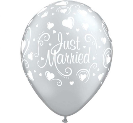 Balon 11" z nadr. "Just Married i serduszka", metalik srebrny/ 25 szt.