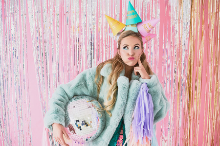 Czapeczki Happy Birthday, mix, 16cm (1 op. / 6 szt.)